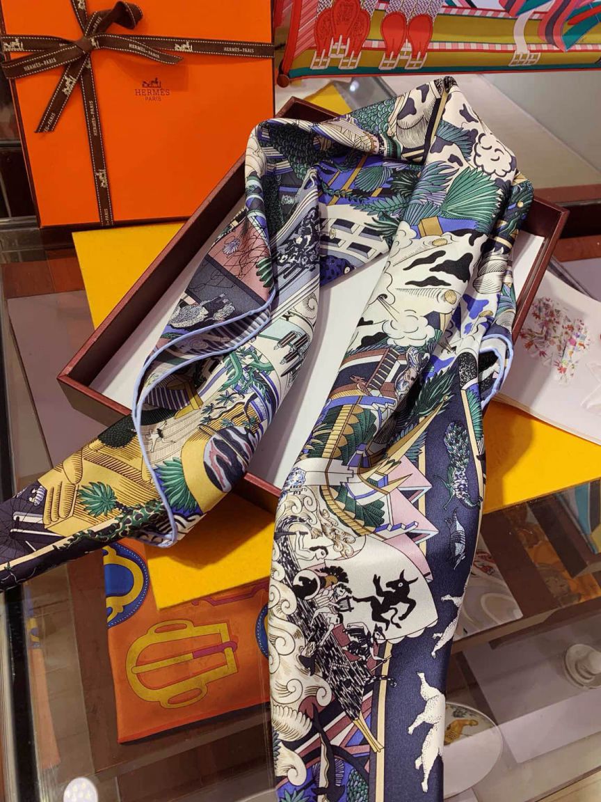 Hermes Women Scarves