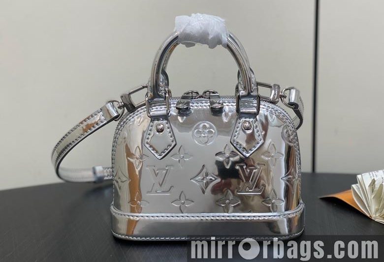 LV Replica Bags Alma M81945 18x12x8cm