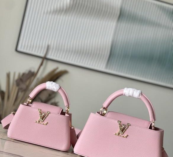 LV Replica Bags Hat M24666 22x12x8cm