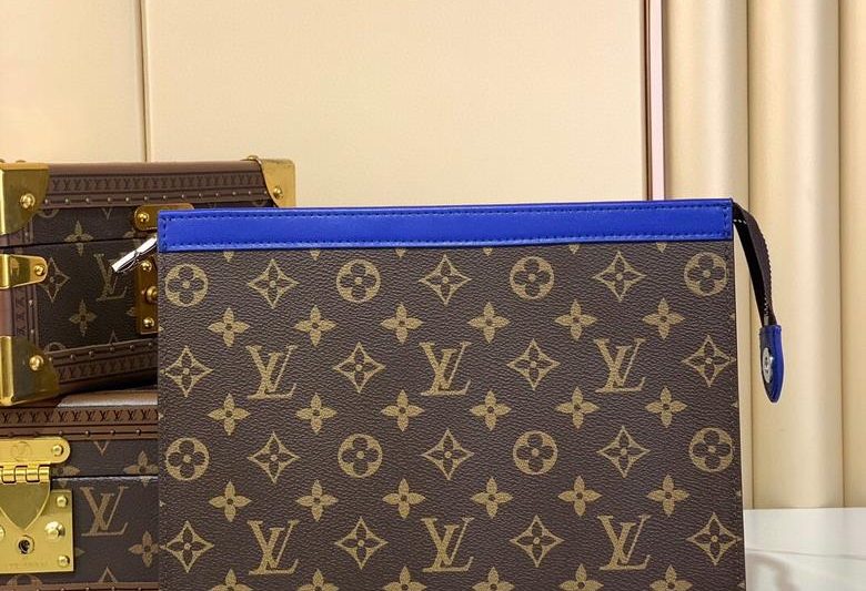 LV Replica Bags Voyage m12817 21x6x27cm3
