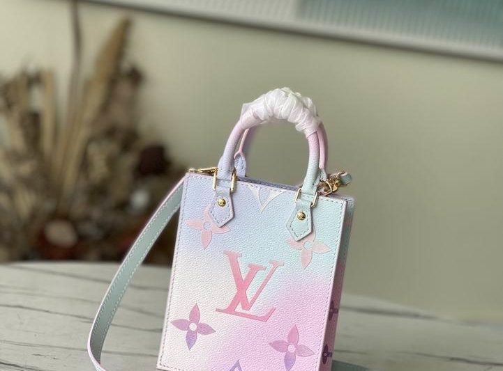 LV Replica Bags Petit Sac Plat M81341 14x17x5cm