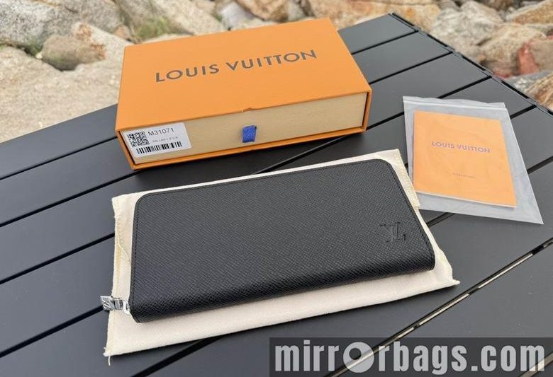 LV Replica Bags M31071 21X2.5X10cm