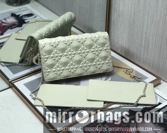 Dior Replica Bags D6702钻石压纹 22x12x3cm wz