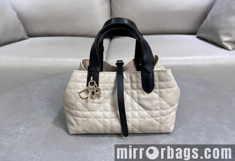 Dior Replica Bags 2822 23X15X15cm YG 4