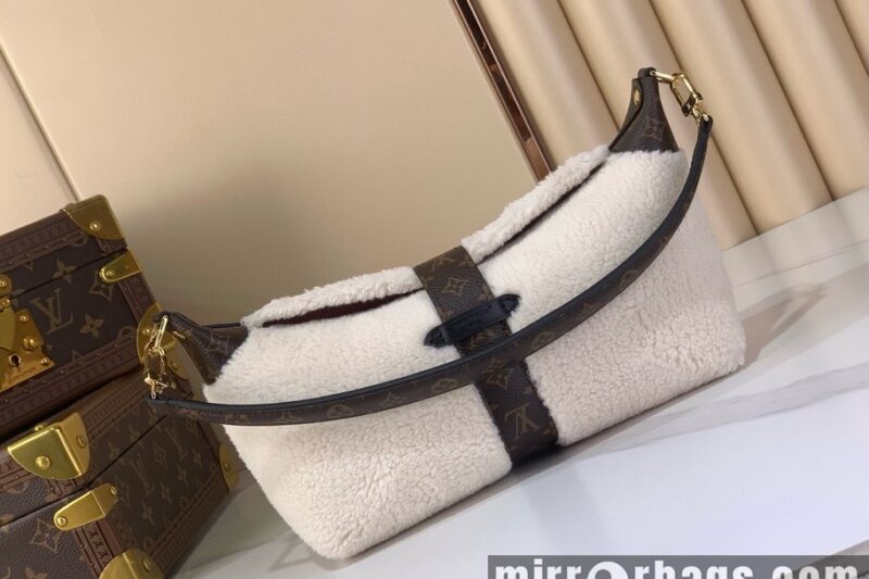 Replica LV Bags Mia M26245 14.5x8x22cm gf