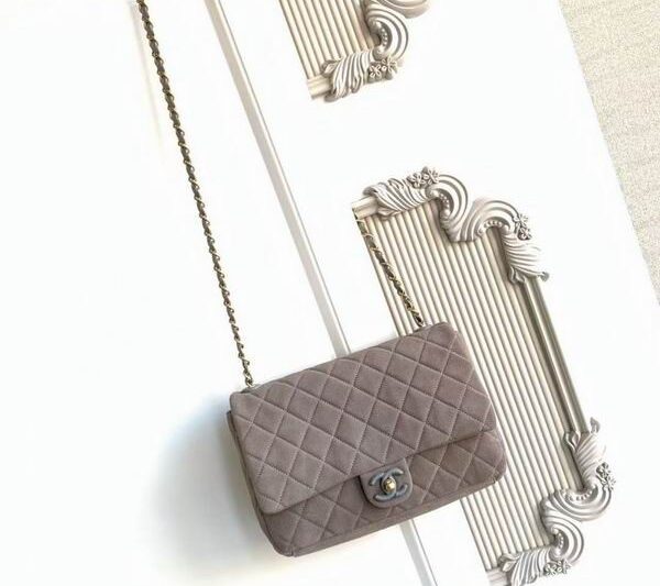 Replica Chanel Bags AS5987 18x26x7cm XZ2