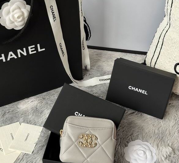 Replica Chanel Bags AP2136 11X9.5X1.5cm YG 7