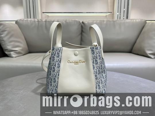 Replica Dior Bags Dior Signature 2840 21x19x11cm yz